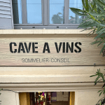 Enseigne bois personnalisée cave à vins