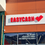 Caisson enseigne relief avec lettrage personnalisé