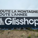 Photo d'un anneau publicitaire pour une enseigne de sport