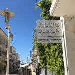 Photo d'une enseigne drapeau