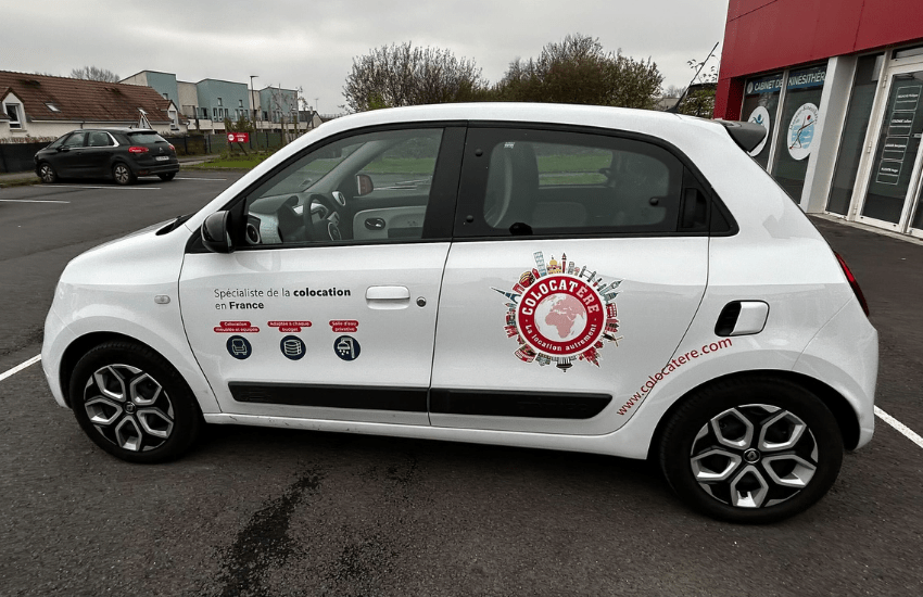 Semi covering sur une voiture