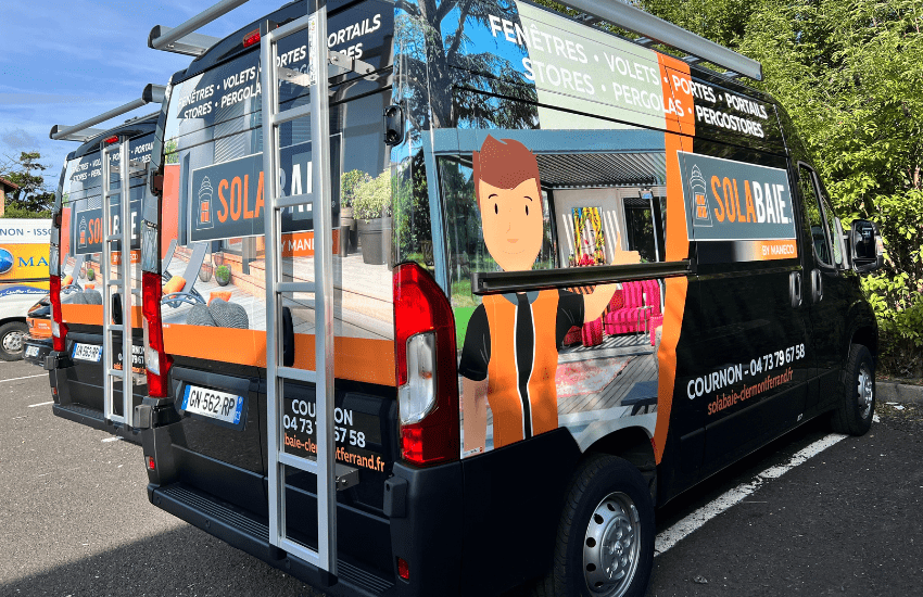 Photo d'un utilitaire vue de l'arrière