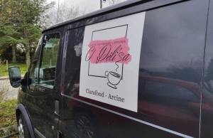 Plaque magnétique véhicule