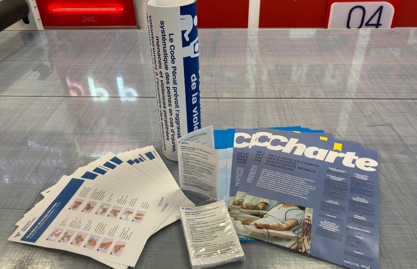 Photos de plusieurs documents imprimés